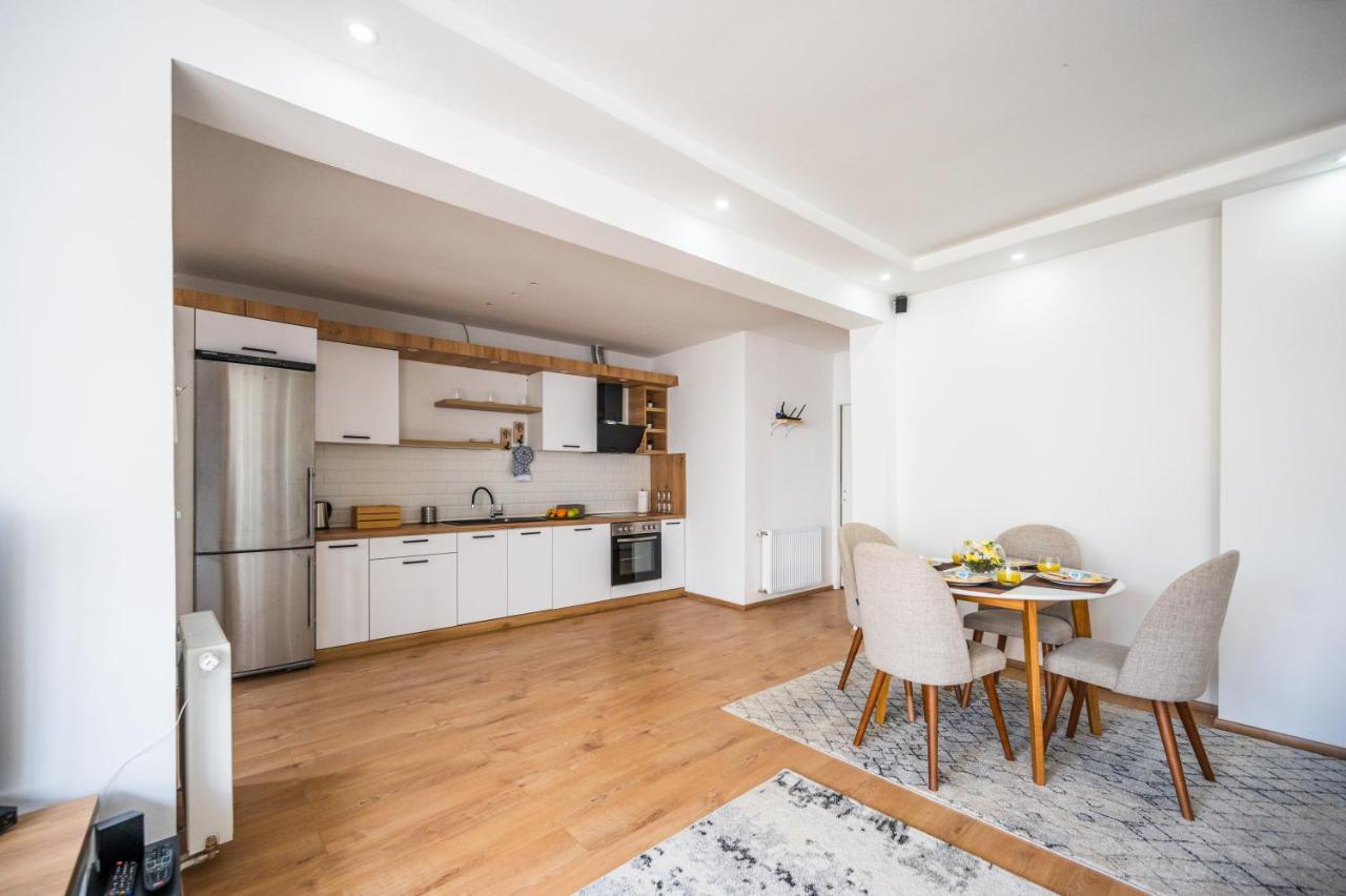 Spacious And Bright 2Bdr Apartment In The Old Town SJJ Extérieur photo